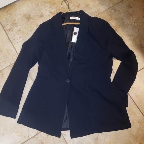 Blazer - Picture 4 of 4